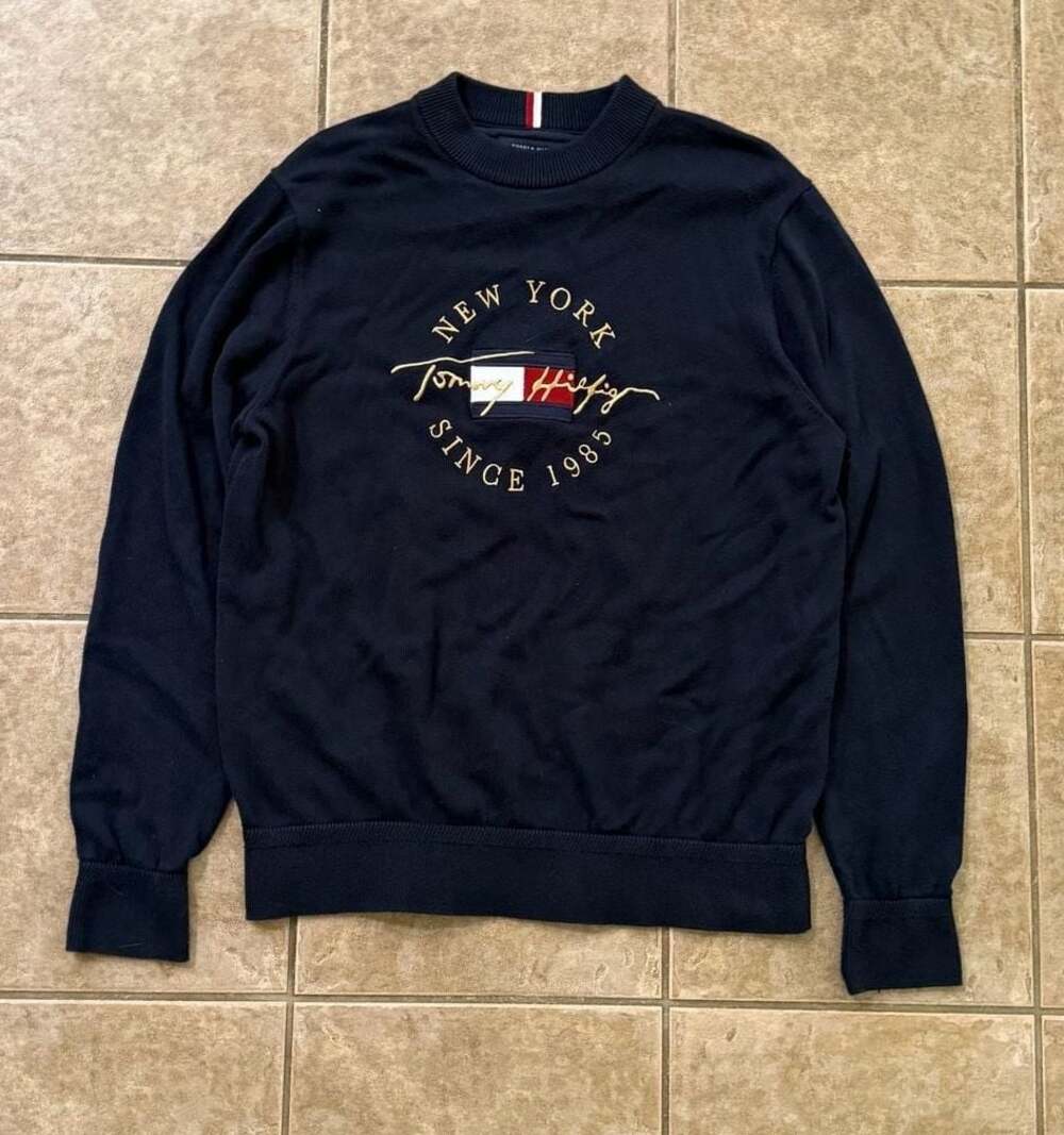 Tommy Hilfiger New York Since 1985 Embroidered Crewneck Size L